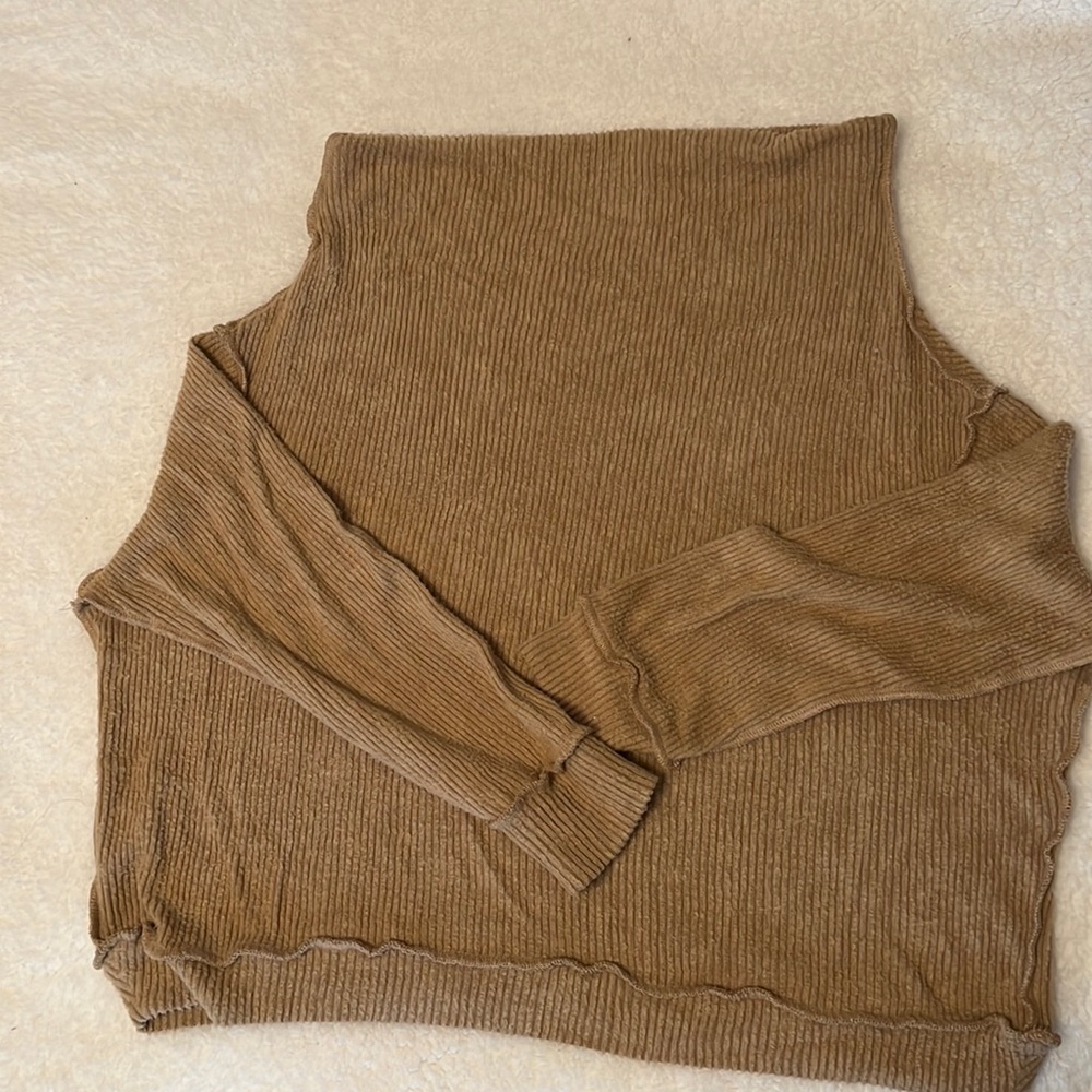 Off-Shoulder Top - Picture 2 of 4